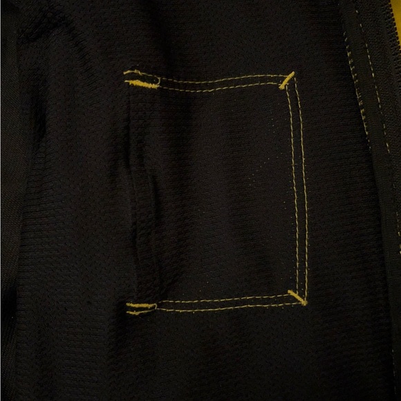 Nike Live Strong Lance Armstrong Dri-Fit Vibrant Yellow and Black Windbreaker - Picture 9 of 9